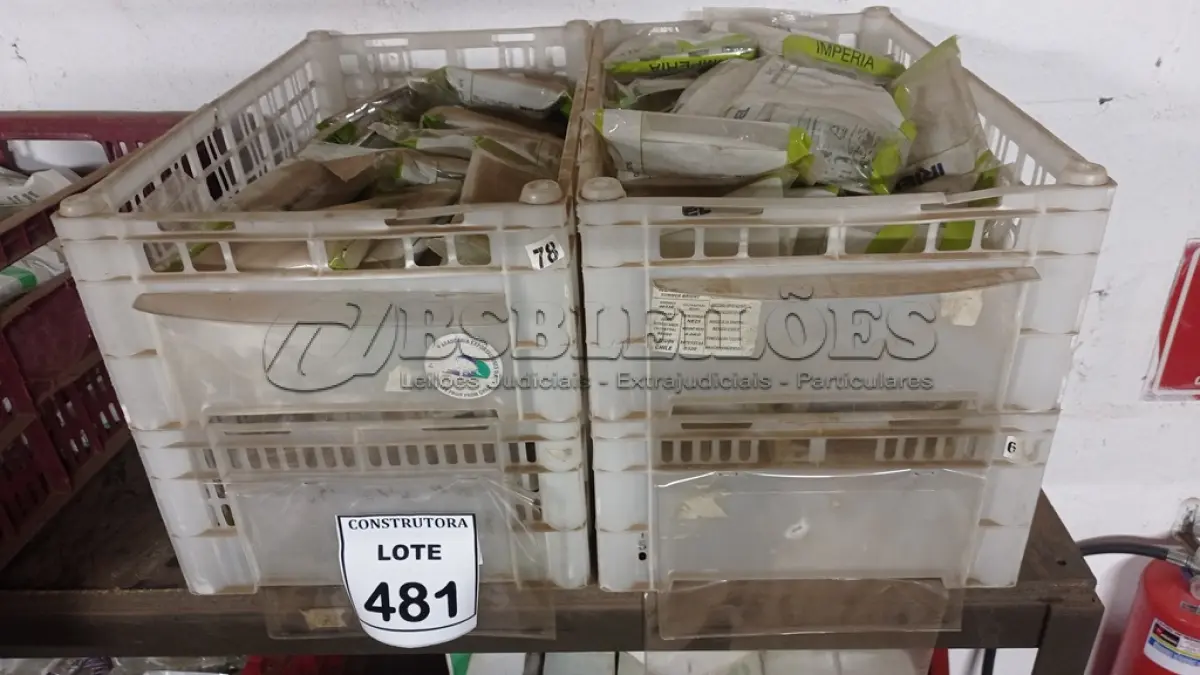 LOTE 481 - 01 LOTE COM SUPORTES DE PLACA CEGA 4X4 E 4X2. (CAIXA ORGANIZADORA NAO INCLUSA) (NO ESTADO) ATENÇÃO! FAZER A VISITAÇÃO ANTES DE ARREMATAR, NÃO SABEMOS SE FUNCIONA, LEILÃO NÃO TEM GARANTIA E NEM DEVOLUÇÃO, SUJEITO A POSSÍVEIS AVARIAS VISÍVEIS/OCULTAS E/OU AUSÊNCIA DE COMPONENTES.