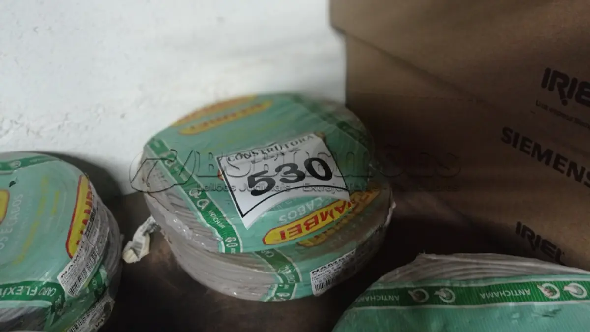 LOTE 530 - 02 ROLOS DE FIO 1X1,5MM ANTI CHAMA 450/750 100 METROS NA COR CINZA. (NO ESTADO) ATENÇÃO! FAZER A VISITAÇÃO ANTES DE ARREMATAR, NÃO SABEMOS SE FUNCIONA, LEILÃO NÃO TEM GARANTIA E NEM DEVOLUÇÃO, SUJEITO A POSSÍVEIS AVARIAS VISÍVEIS/OCULTAS E/OU AUSÊNCIA DE COMPONENTES.
