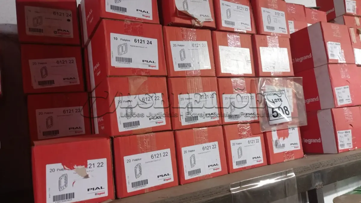 LOTE 508 - 01 LOTE COM SUPORTE 4X4 6 MÓDULOS. (NO ESTADO) ATENÇÃO! FAZER A VISITAÇÃO ANTES DE ARREMATAR, NÃO SABEMOS SE FUNCIONA, LEILÃO NÃO TEM GARANTIA E NEM DEVOLUÇÃO, SUJEITO A POSSÍVEIS AVARIAS VISÍVEIS/OCULTAS E/OU AUSÊNCIA DE COMPONENTES.