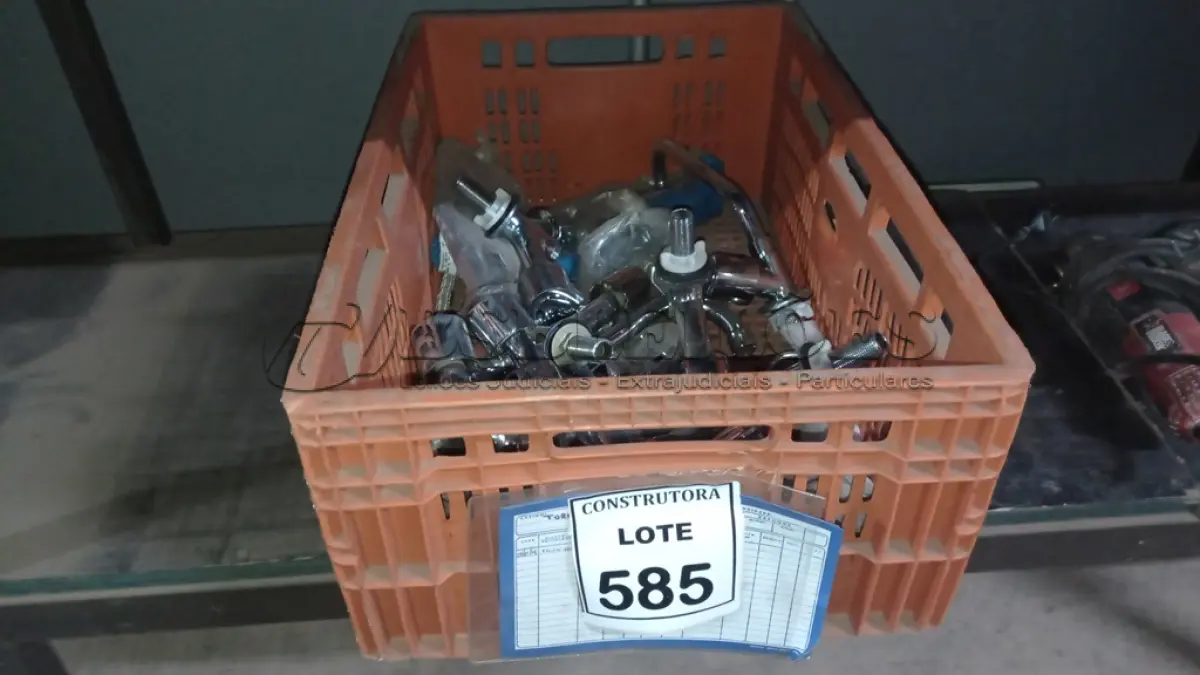 LOTE 585 - 01 LOTE COM TORNEIRAS DIVERSAS. (CAIXA ORGANIZADORA NAO INCLUSA) (NO ESTADO) ATENÇÃO! FAZER A VISITAÇÃO ANTES DE ARREMATAR, NÃO SABEMOS SE FUNCIONA, LEILÃO NÃO TEM GARANTIA E NEM DEVOLUÇÃO, SUJEITO A POSSÍVEIS AVARIAS VISÍVEIS/OCULTAS E/OU AUSÊNCIA DE COMPONENTES.