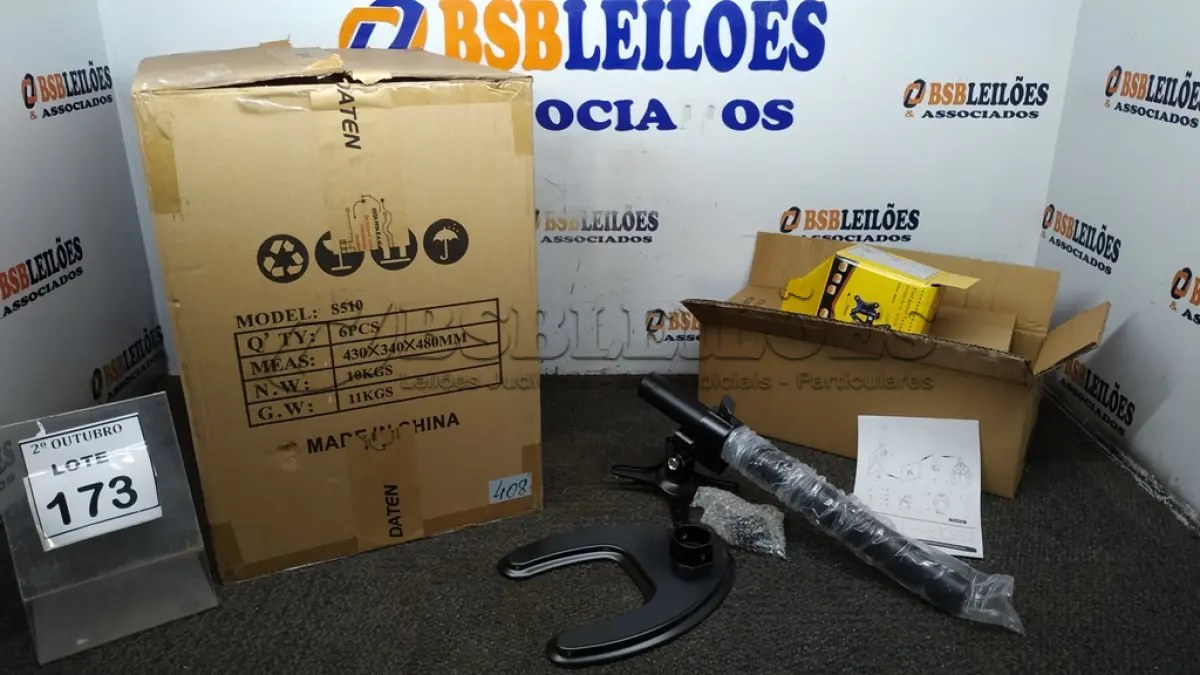 LOTE 173 - 01 CAIXA COM 06 SUPORTES PARA MONITORES MARCA DATEN. (NO ESTADO) ATENÇÃO! FAZER A VISITAÇÃO ANTES DE ARREMATAR, NÃO SABEMOS SE FUNCIONA, LEILÃO NÃO TEM GARANTIA E NEM DEVOLUÇÃO, SUJEITO A POSSÍVEIS AVARIAS VISÍVEIS/OCULTAS E/OU AUSÊNCIA DE COMPONENTES.