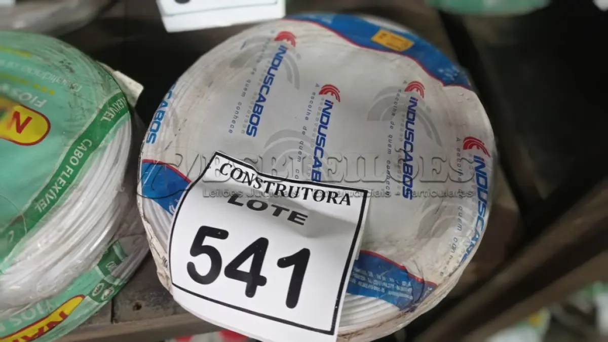 LOTE 541 - 02 ROLOS DE FIO 1X1,5MM ANTI CHAMA 450/750 100 METROS NA COR CINZA E BRANCO. (NO ESTADO) ATENÇÃO! FAZER A VISITAÇÃO ANTES DE ARREMATAR, NÃO SABEMOS SE FUNCIONA, LEILÃO NÃO TEM GARANTIA E NEM DEVOLUÇÃO, SUJEITO A POSSÍVEIS AVARIAS VISÍVEIS/OCULTAS E/OU AUSÊNCIA DE COMPONENTES.