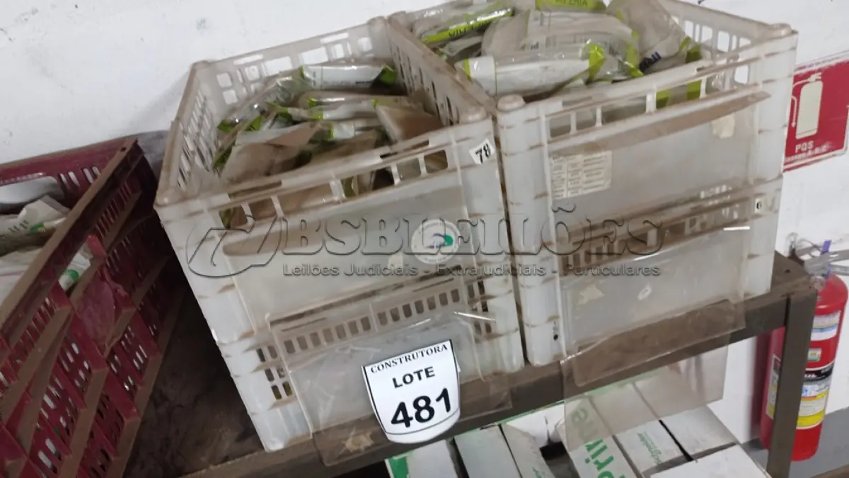 LOTE 481 - 01 LOTE COM SUPORTES DE PLACA CEGA 4X4 E 4X2. (CAIXA ORGANIZADORA NAO INCLUSA) (NO ESTADO) ATENÇÃO! FAZER A VISITAÇÃO ANTES DE ARREMATAR, NÃO SABEMOS SE FUNCIONA, LEILÃO NÃO TEM GARANTIA E NEM DEVOLUÇÃO, SUJEITO A POSSÍVEIS AVARIAS VISÍVEIS/OCULTAS E/OU AUSÊNCIA DE COMPONENTES.