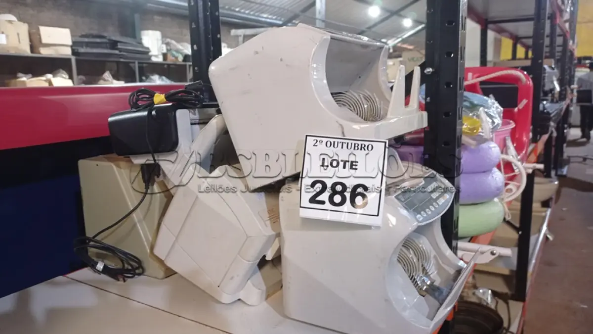 LOTE 286 - 03 MÁQUINAS DE CONTAR CÉDULAS, 01 SCANNER MARCA KODAK E 01 IMPRESSORA MARCA PANASONIC. (NO ESTADO) ATENÇÃO! FAZER A VISITAÇÃO ANTES DE ARREMATAR, NÃO SABEMOS SE FUNCIONA, LEILÃO NÃO TEM GARANTIA E NEM DEVOLUÇÃO, SUJEITO A POSSÍVEIS AVARIAS VISÍVEIS/OCULTAS E/OU AUSÊNCIA DE COMPONENTES.