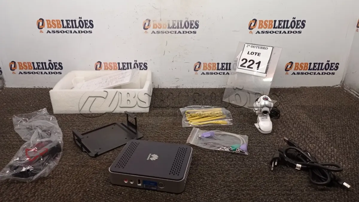 LOTE 221 - 01 MINI CPU COM CABOS WEB CAM. (NO ESTADO) ATENÇÃO! FAZER A VISITAÇÃO ANTES DE ARREMATAR, NÃO SABEMOS SE FUNCIONA, LEILÃO NÃO TEM GARANTIA E NEM DEVOLUÇÃO, SUJEITO A POSSÍVEIS AVARIAS VISÍVEIS/OCULTAS E/OU AUSÊNCIA DE COMPONENTES.