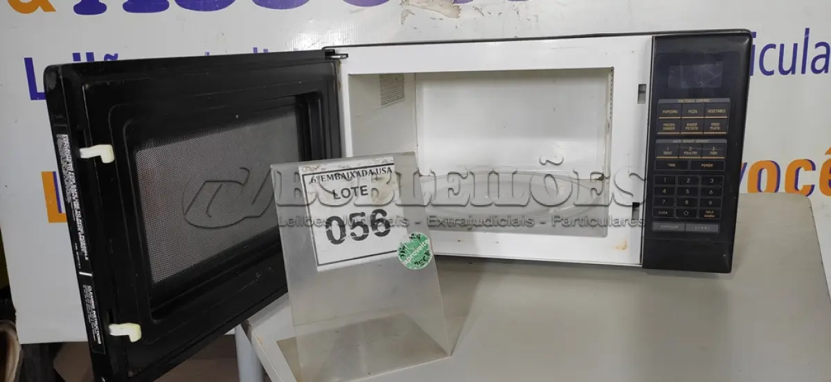 LOTE 056 - 01 MICROONDAS TURNTABLEA 110V V9427T. (NO ESTADO EM QUE SE ENCONTRA. SUJEITO A AVARIAS OCULTAS/VISÍVEIS.)