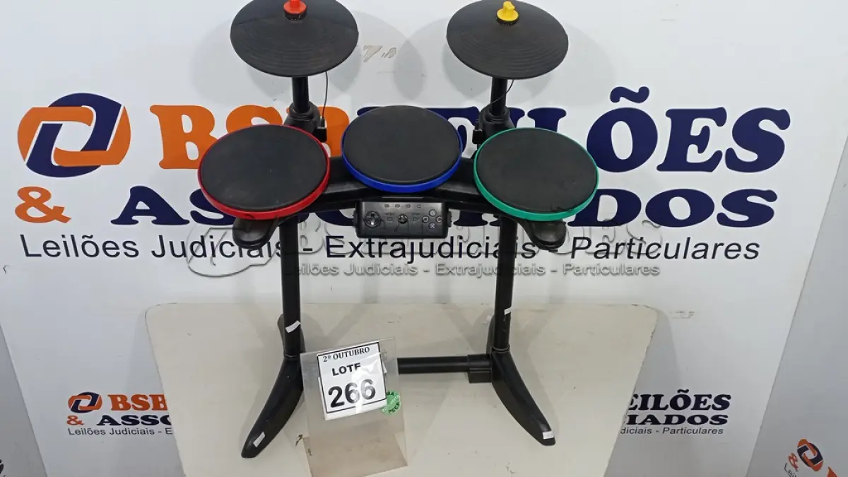 LOTE 266 - 01 BATERIA DE VÍDEO GAME PLAY STATION. (NO ESTADO) ATENÇÃO! FAZER A VISITAÇÃO ANTES DE ARREMATAR, NÃO SABEMOS SE FUNCIONA, LEILÃO NÃO TEM GARANTIA E NEM DEVOLUÇÃO, SUJEITO A POSSÍVEIS AVARIAS VISÍVEIS/OCULTAS E/OU AUSÊNCIA DE COMPONENTES.