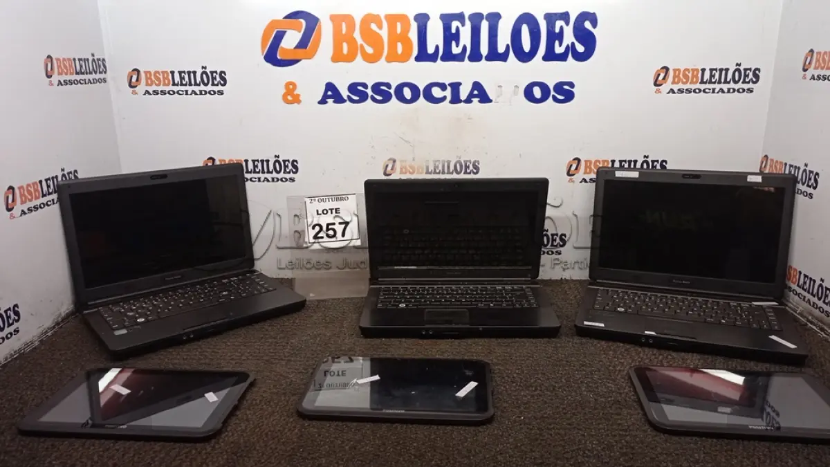 LOTE 257 - 03 NOTEBOOKS MARCA POSITIVO E 03 TABLETS MARCA POSITIVO. (NO ESTADO) ATENÇÃO! FAZER A VISITAÇÃO ANTES DE ARREMATAR, NÃO SABEMOS SE FUNCIONA, LEILÃO NÃO TEM GARANTIA E NEM DEVOLUÇÃO, SUJEITO A POSSÍVEIS AVARIAS VISÍVEIS/OCULTAS E/OU AUSÊNCIA DE COMPONENTES.