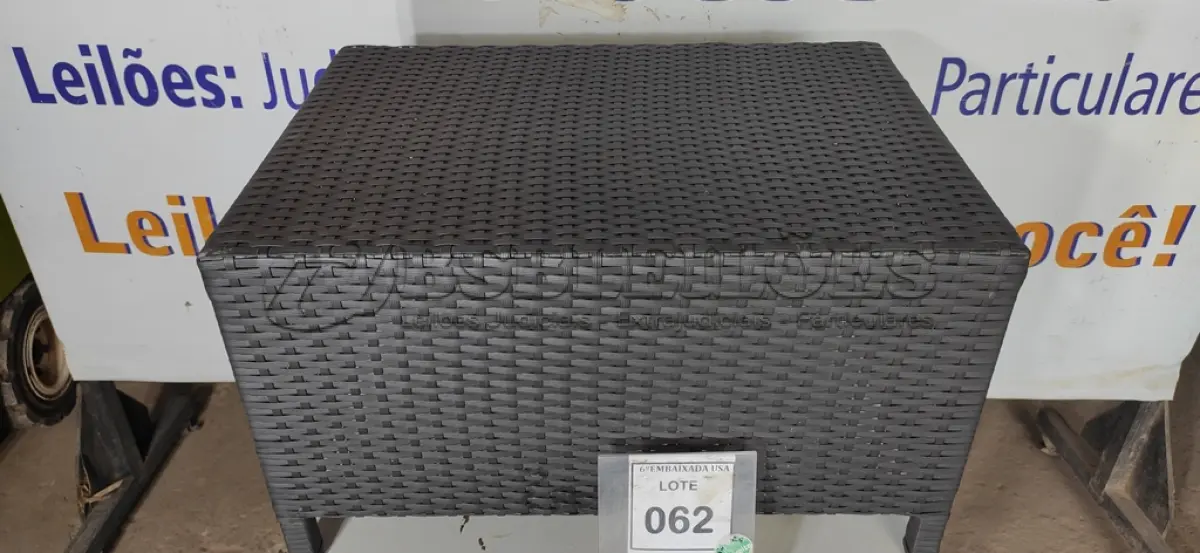 LOTE 062 - 01 MESA DE CENTRO DE JARDIM. (NO ESTADO EM QUE SE ENCONTRA. SUJEITO A AVARIAS OCULTAS/VISÍVEIS.) BJ7398P
