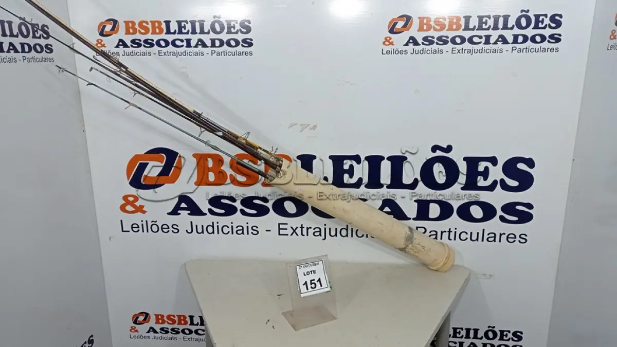 LOTE 151 - 01 LOTE COM VÁRIAS VARAS DE PESCA. (NO ESTADO) ATENÇÃO! FAZER A VISITAÇÃO ANTES DE ARREMATAR, NÃO SABEMOS SE FUNCIONA, LEILÃO NÃO TEM GARANTIA E NEM DEVOLUÇÃO, SUJEITO A POSSÍVEIS AVARIAS VISÍVEIS/OCULTAS E/OU AUSÊNCIA DE COMPONENTES.