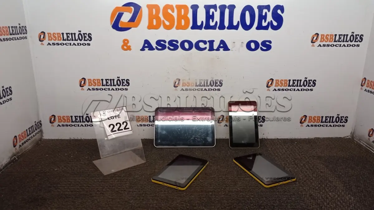 LOTE 222 - 03 TABLETS MARCA CCE E 01 MARCA MOTOROLA. (NO ESTADO) ATENÇÃO! FAZER A VISITAÇÃO ANTES DE ARREMATAR, NÃO SABEMOS SE FUNCIONA, LEILÃO NÃO TEM GARANTIA E NEM DEVOLUÇÃO, SUJEITO A POSSÍVEIS AVARIAS VISÍVEIS/OCULTAS E/OU AUSÊNCIA DE COMPONENTES.