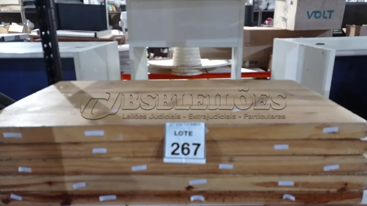 LOTE 267 - 05 TÁBUAS DE MADEIRA DE APROXIMADAMENTE 0,97X0,50 CM. (NO ESTADO) ATENÇÃO! FAZER A VISITAÇÃO ANTES DE ARREMATAR, NÃO SABEMOS SE FUNCIONA, LEILÃO NÃO TEM GARANTIA E NEM DEVOLUÇÃO, SUJEITO A POSSÍVEIS AVARIAS VISÍVEIS/OCULTAS E/OU AUSÊNCIA DE COMPONENTES.