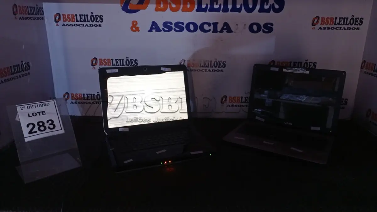 LOTE 283 - 02 NOTEBOOKS MARCA SONY VAIO. (NO ESTADO) ATENÇÃO! FAZER A VISITAÇÃO ANTES DE ARREMATAR, NÃO SABEMOS SE FUNCIONA, LEILÃO NÃO TEM GARANTIA E NEM DEVOLUÇÃO, SUJEITO A POSSÍVEIS AVARIAS VISÍVEIS/OCULTAS E/OU AUSÊNCIA DE COMPONENTES.