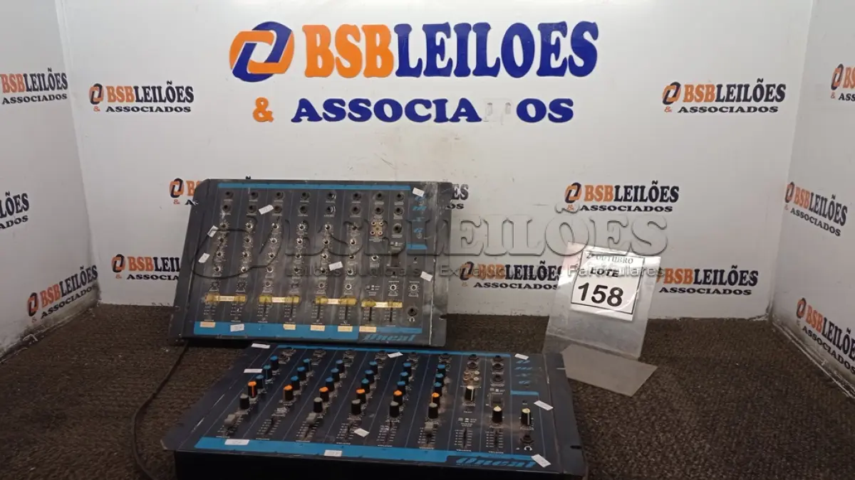LOTE 158 - 02 MESAS DE SOM MARCA ONEAL. (NO ESTADO) ATENÇÃO! FAZER A VISITAÇÃO ANTES DE ARREMATAR, NÃO SABEMOS SE FUNCIONA, LEILÃO NÃO TEM GARANTIA E NEM DEVOLUÇÃO, SUJEITO A POSSÍVEIS AVARIAS VISÍVEIS/OCULTAS E/OU AUSÊNCIA DE COMPONENTES.