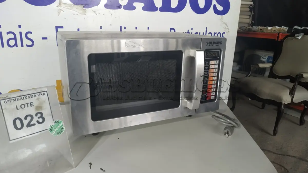 LOTE 023 - 01 MICROONDAS SOLWAVE 120VOLTS  . (NO ESTADO EM QUE SE ENCONTRA. SUJEITO A AVARIAS OCULTAS/VISÍVEIS.) AV 9352G.
