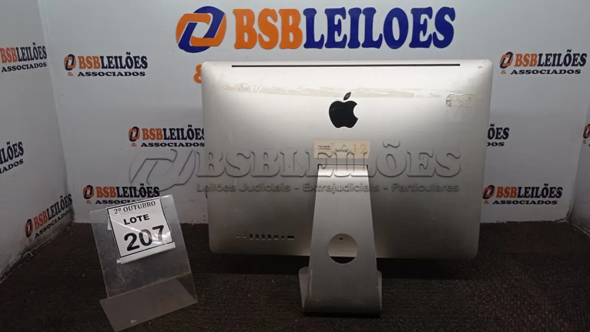 LOTE 207 - 01 IMAC APPLE. (NO ESTADO) ATENÇÃO! FAZER A VISITAÇÃO ANTES DE ARREMATAR, NÃO SABEMOS SE FUNCIONA, LEILÃO NÃO TEM GARANTIA E NEM DEVOLUÇÃO, SUJEITO A POSSÍVEIS AVARIAS VISÍVEIS/OCULTAS E/OU AUSÊNCIA DE COMPONENTES.