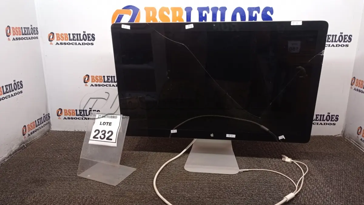 LOTE 232 - 01 IMAC APPLE. (NO ESTADO) ATENÇÃO! FAZER A VISITAÇÃO ANTES DE ARREMATAR, NÃO SABEMOS SE FUNCIONA, LEILÃO NÃO TEM GARANTIA E NEM DEVOLUÇÃO, SUJEITO A POSSÍVEIS AVARIAS VISÍVEIS/OCULTAS E/OU AUSÊNCIA DE COMPONENTES.