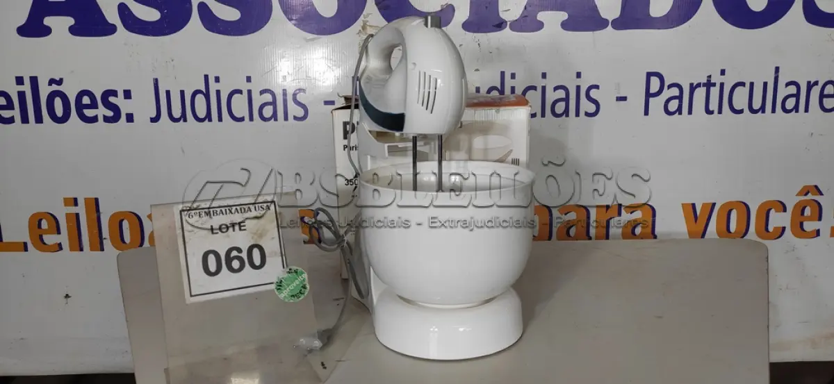 LOTE 060 - 01 BATEDEIRA PHILCO PARIS 110V. ).(NO ESTADO EM QUE SE ENCONTRA. SUJEITO A AVARIAS OCULTAS/VISÍVEIS.)