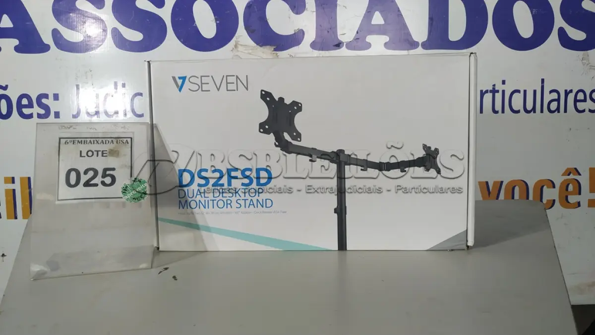 LOTE 025 - 01 SUPORTE DE MONITOR DUPLO SEVN DS2FSD. (NO ESTADO EM QUE SE ENCONTRA. SUJEITO A AVARIAS OCULTAS/VISÍVEIS.)