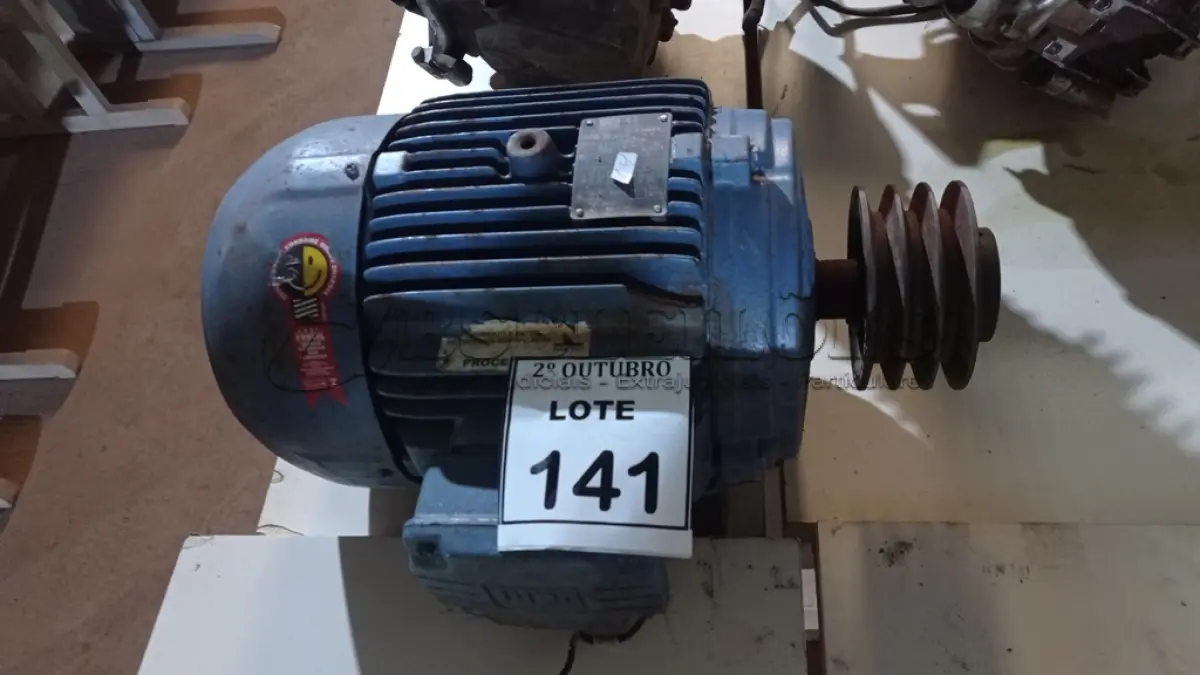 LOTE 141 - 01 MOTOR ELÉTRICO MARCA WEG DE 7, CV. (NO ESTADO) ATENÇÃO! FAZER A VISITAÇÃO ANTES DE ARREMATAR, NÃO SABEMOS SE FUNCIONA, LEILÃO NÃO TEM GARANTIA E NEM DEVOLUÇÃO, SUJEITO A POSSÍVEIS AVARIAS VISÍVEIS/OCULTAS E/OU AUSÊNCIA DE COMPONENTES.