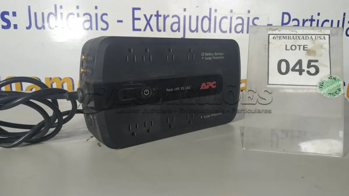 LOTE 045 - 01 NOBREAK BACK APC ES-550. (NO ESTADO EM QUE SE ENCONTRA. SUJEITO A AVARIAS OCULTAS/VISÍVEIS.)