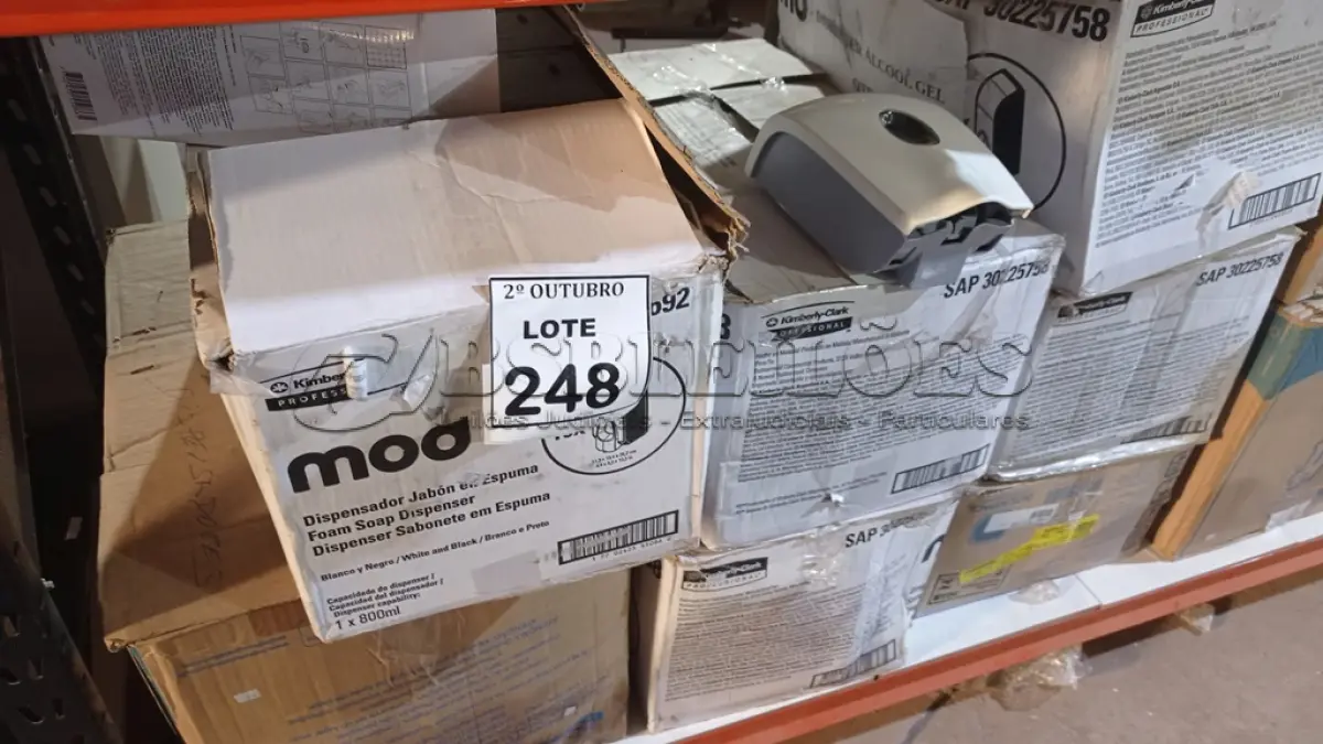 LOTE 248 - 01 LOTE COM GRANDE QUANTIDADE DE DISPENSES DE ÁLCOOL EM GEL. (NO ESTADO) ATENÇÃO! FAZER A VISITAÇÃO ANTES DE ARREMATAR, NÃO SABEMOS SE FUNCIONA, LEILÃO NÃO TEM GARANTIA E NEM DEVOLUÇÃO, SUJEITO A POSSÍVEIS AVARIAS VISÍVEIS/OCULTAS E/OU AUSÊNCIA DE COMPONENTES.