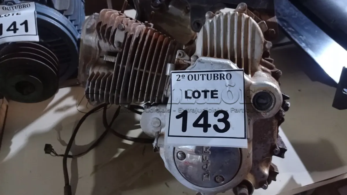 LOTE 143 - 01 MOTOR DE MOTO DAFRA. (NO ESTADO) ATENÇÃO! FAZER A VISITAÇÃO ANTES DE ARREMATAR, NÃO SABEMOS SE FUNCIONA, LEILÃO NÃO TEM GARANTIA E NEM DEVOLUÇÃO, SUJEITO A POSSÍVEIS AVARIAS VISÍVEIS/OCULTAS E/OU AUSÊNCIA DE COMPONENTES.