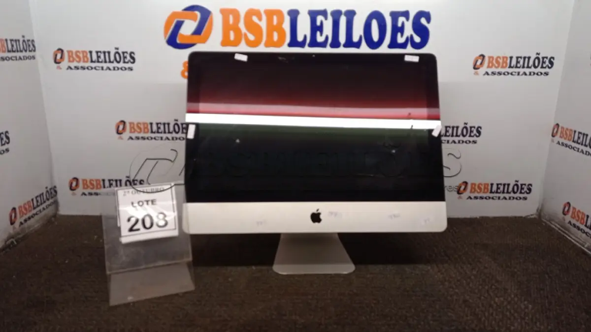 LOTE 208 - 01 IMAC APPLE. (NO ESTADO) ATENÇÃO! FAZER A VISITAÇÃO ANTES DE ARREMATAR, NÃO SABEMOS SE FUNCIONA, LEILÃO NÃO TEM GARANTIA E NEM DEVOLUÇÃO, SUJEITO A POSSÍVEIS AVARIAS VISÍVEIS/OCULTAS E/OU AUSÊNCIA DE COMPONENTES.