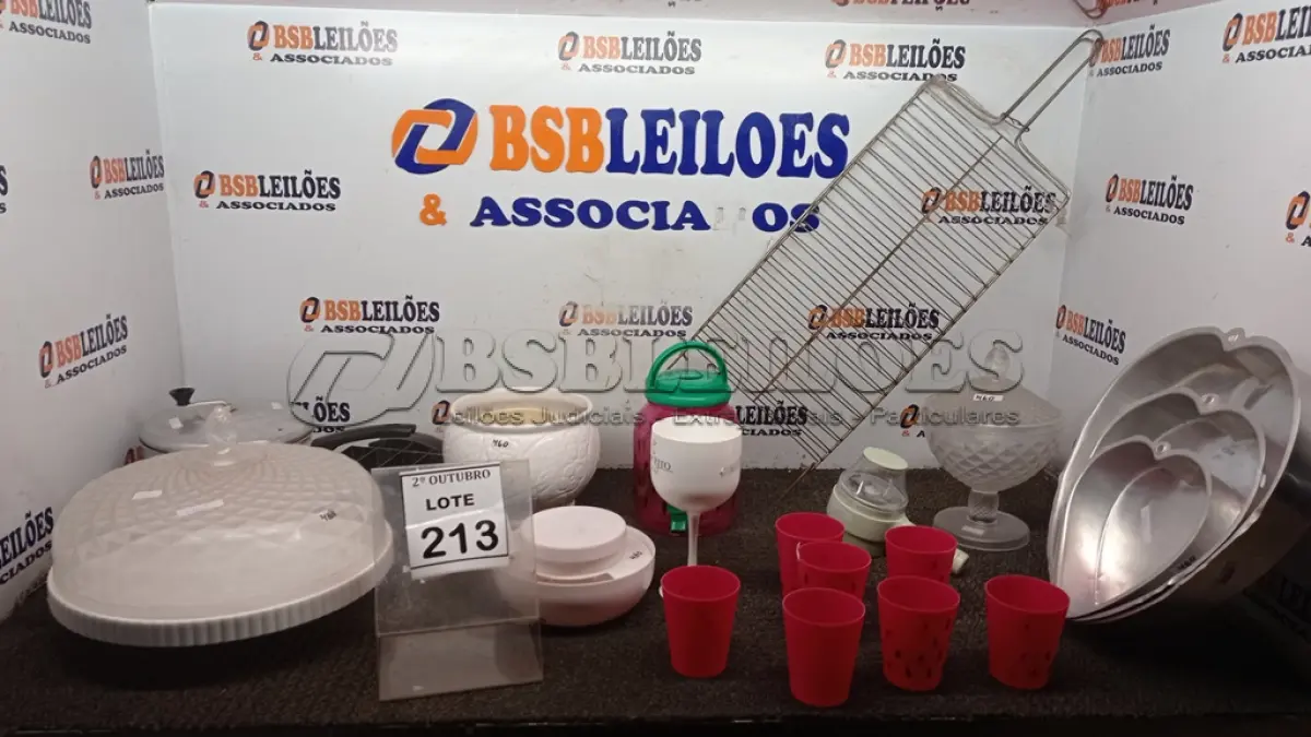 LOTE 213 - 01 COOKTOP 05 BOCAS MARCA FISCHER, 01 PANELA DE PIPOCA, 03 FORMAS DE ALUMÍNIO E UTENSÍLIOS DE COZINHA DIVERSOS. (NO ESTADO) ATENÇÃO! FAZER A VISITAÇÃO ANTES DE ARREMATAR, NÃO SABEMOS SE FUNCIONA, LEILÃO NÃO TEM GARANTIA E NEM DEVOLUÇÃO, SUJEITO A POSSÍVEIS AVARIAS VISÍVEIS/OCULTAS E/OU AUSÊNCIA DE COMPONENTES.