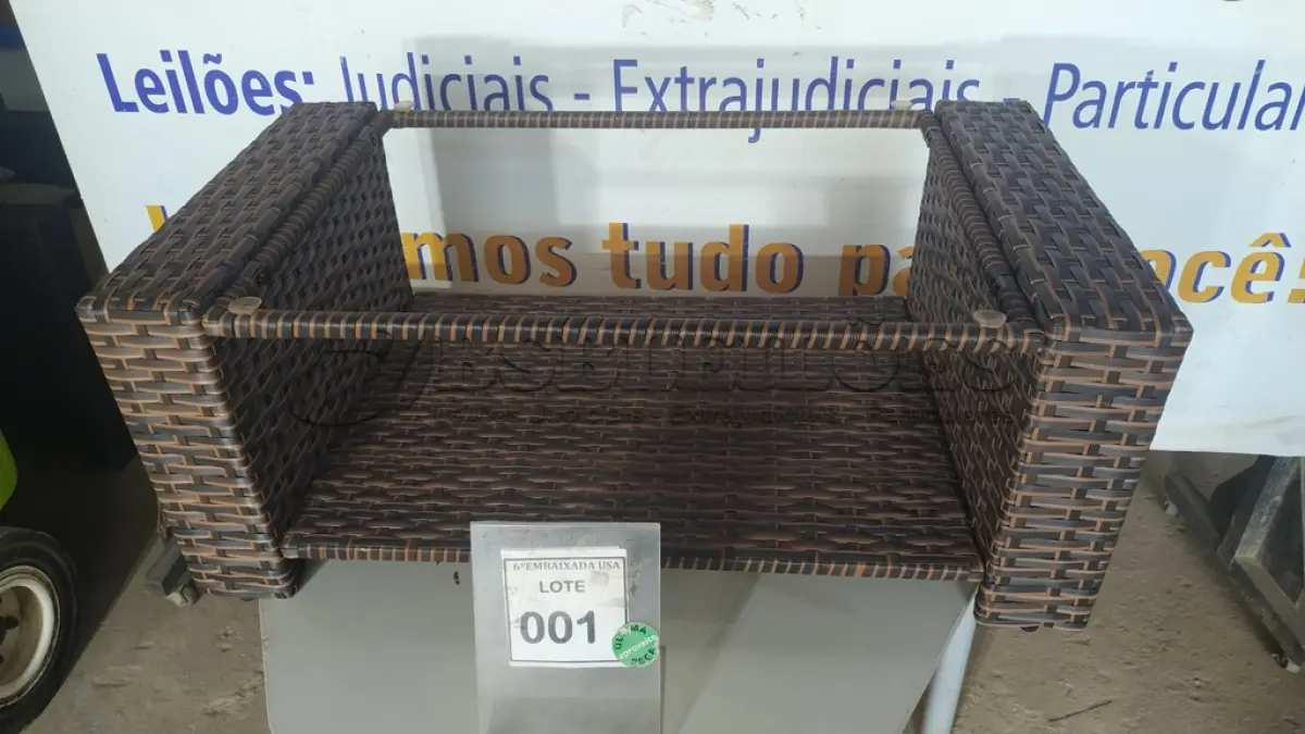 LOTE 001 - 01 MESA DE CENTRO DE JARDIM. (NO ESTADO EM QUE SE ENCONTRA. SUJEITO A AVARIAS OCULTAS/VISÍVEIS.) BH1484T