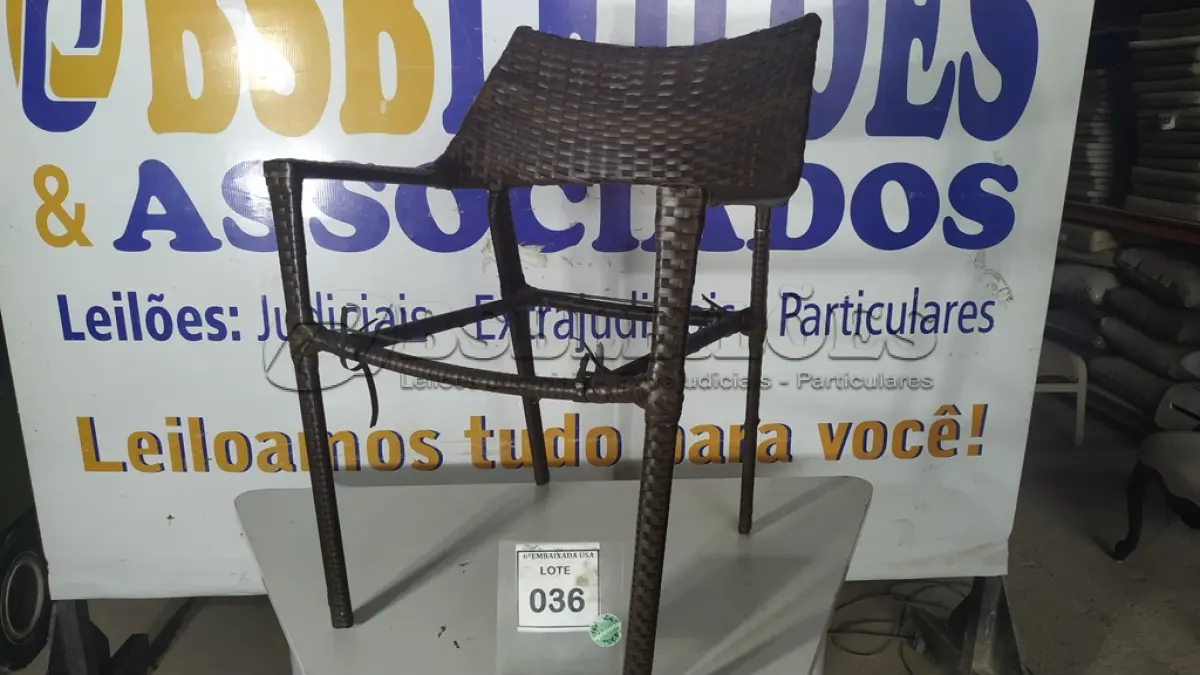 LOTE 036 - 01 CADEIRA DE JARDIM. (NO ESTADO EM QUE SE ENCONTRA. SUJEITO A AVARIAS OCULTAS/VISÍVEIS.) BH1636W