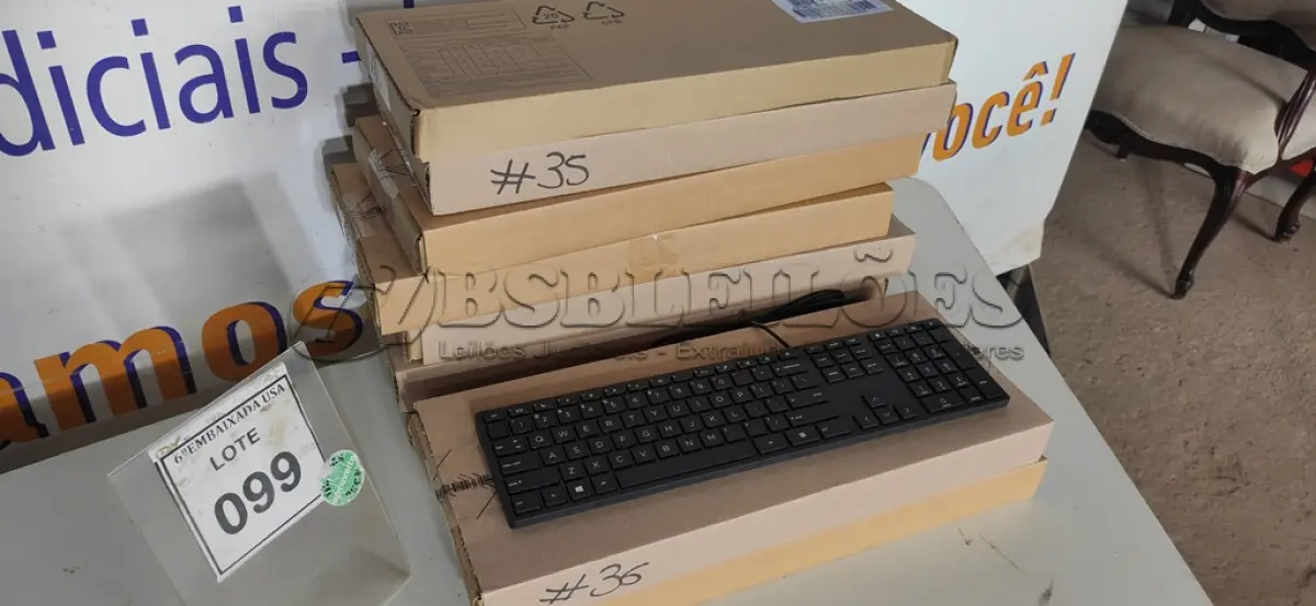 LOTE 099 - 09 TECLADOS DE COMPUTADOR. (NO ESTADO EM QUE SE ENCONTRA. SUJEITO A AVARIAS OCULTAS/VISÍVEIS.)