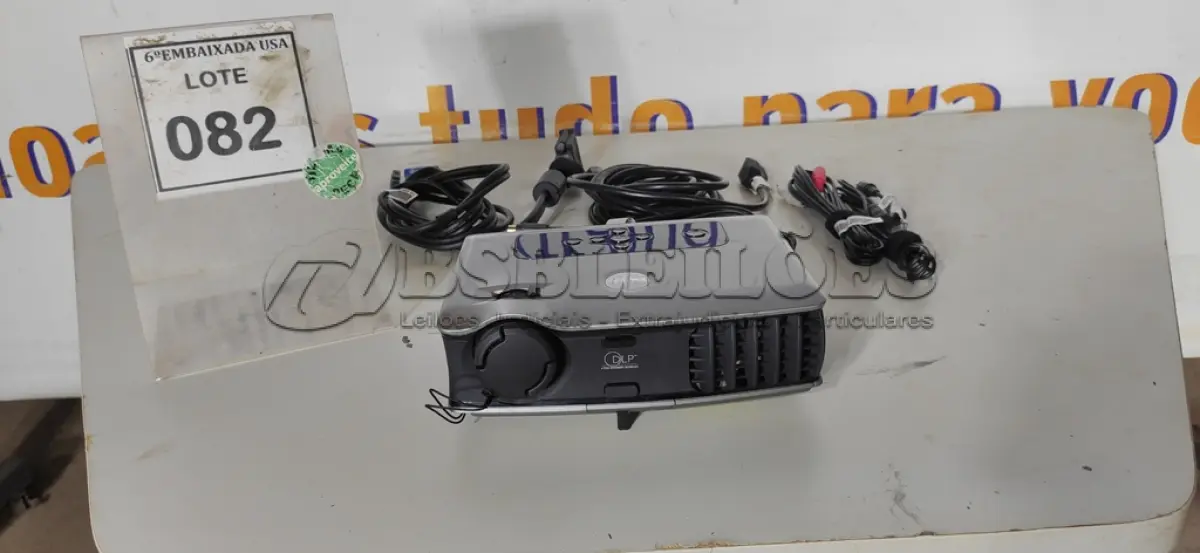 LOTE 082 - 01 PROJETOR DELL 3400 MP COM BOLSA. (NO ESTADO EM QUE SE ENCONTRA. SUJEITO A AVARIAS OCULTAS/VISÍVEIS.) CS422425