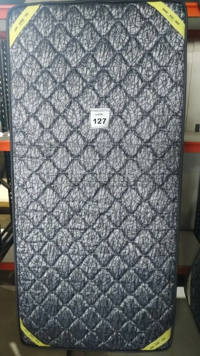 LOTE 127 - 01 COLCHÃO DE SOLTEIRO COM BASE 1,88CMX 0,88CM  (NO ESTADO EM QUE SE ENCONTRA. SUJEITO A AVARIAS OCULTAS/VISÍVEIS.) AU2195B