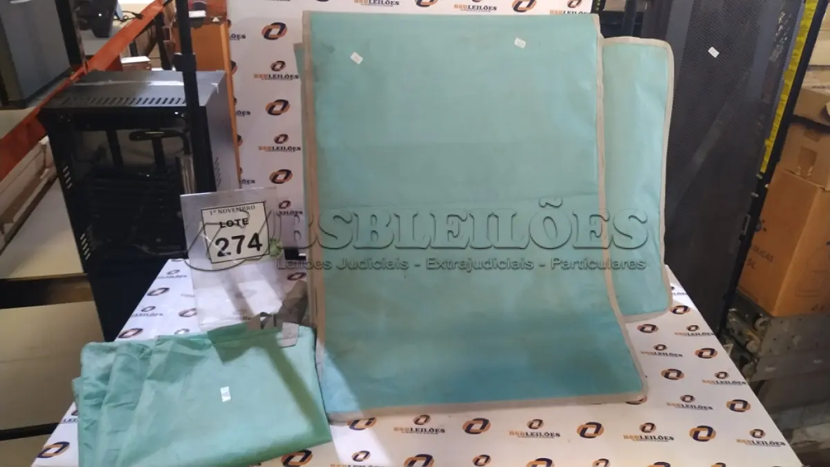 LOTE 274 - 02 ESPREGUIÇADEIRAS PORTÁTEIS. (NO ESTADO) ATENÇÃO! FAZER A VISITAÇÃO ANTES DE ARREMATAR, NÃO SABEMOS SE FUNCIONA, LEILÃO NÃO TEM GARANTIA E NEM DEVOLUÇÃO, SUJEITO A POSSÍVEIS AVARIAS VISÍVEIS/OCULTAS E/OU AUSÊNCIA DE COMPONENTES.