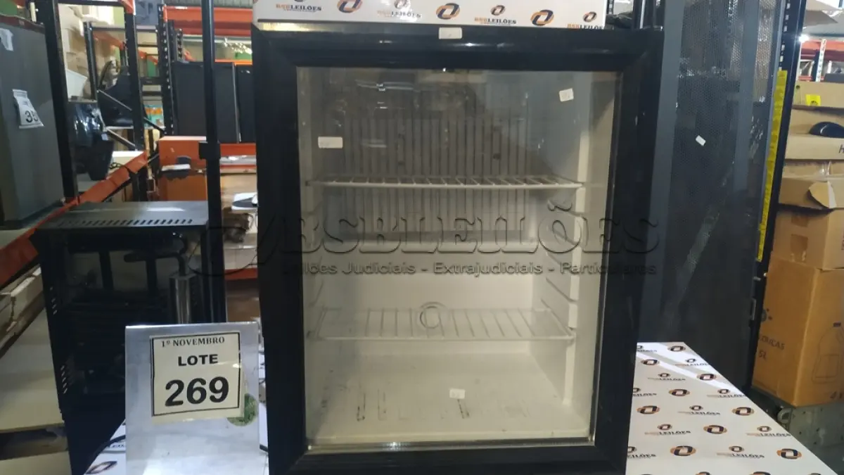LOTE 269 - 01 FRIGOBAR. (NO ESTADO) ATENÇÃO! FAZER A VISITAÇÃO ANTES DE ARREMATAR, NÃO SABEMOS SE FUNCIONA, LEILÃO NÃO TEM GARANTIA E NEM DEVOLUÇÃO, SUJEITO A POSSÍVEIS AVARIAS VISÍVEIS/OCULTAS E/OU AUSÊNCIA DE COMPONENTES.