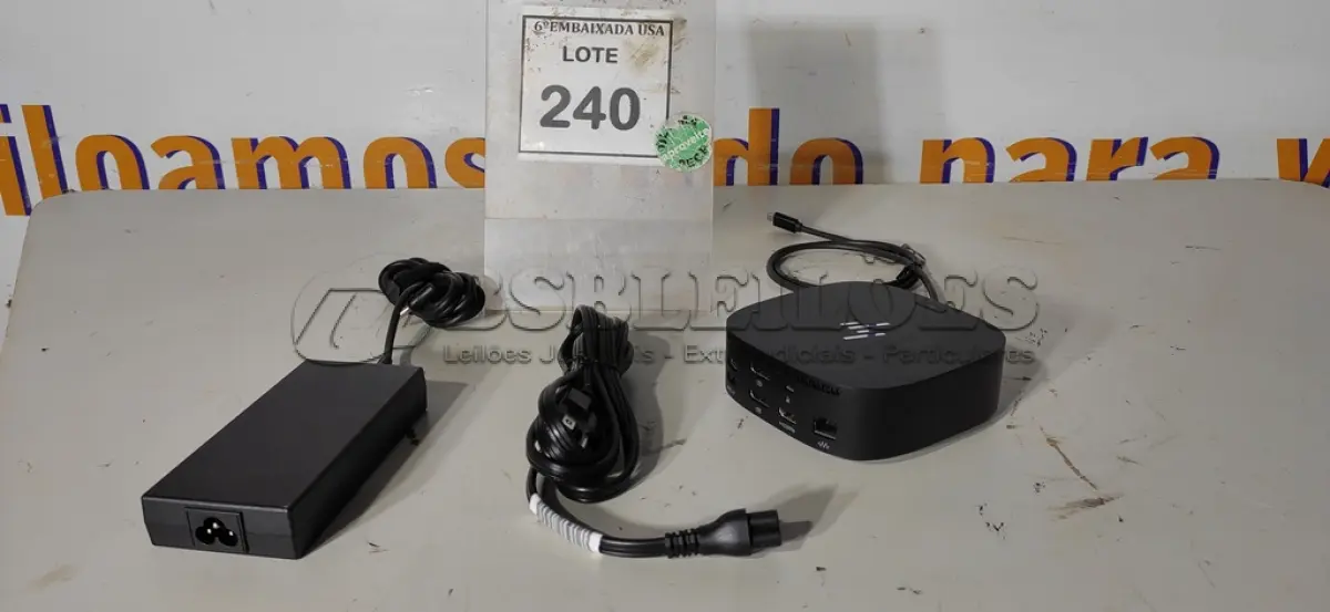 LOTE 240 - 01 DOCKING STATION HP HSN-IX02. (NOVO) (NO ESTADO EM QUE SE ENCONTRA. SUJEITO A AVARIAS OCULTAS/VISÍVEIS.)