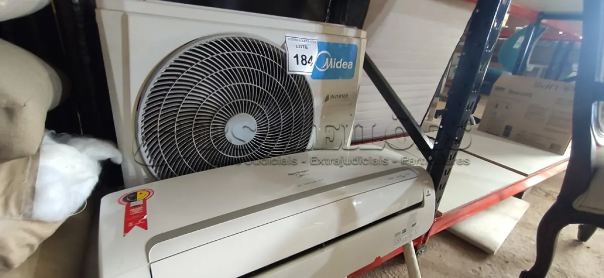 LOTE 184 - 01 AR CONDICIONADO MIDEA INVERTER 12.000BTUS. (NO ESTADO EM QUE SE ENCONTRA. SUJEITO A AVARIAS OCULTAS/VISÍVEIS.) AV9860T