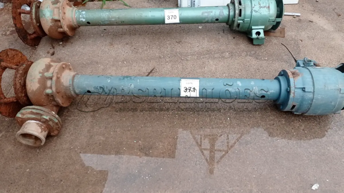 LOTE 371 - 01 BOMBA D’AGUA.  (NO ESTADO EM QUE SE ENCONTRA. SUJEITO A AVARIAS OCULTAS/VISÍVEIS.)