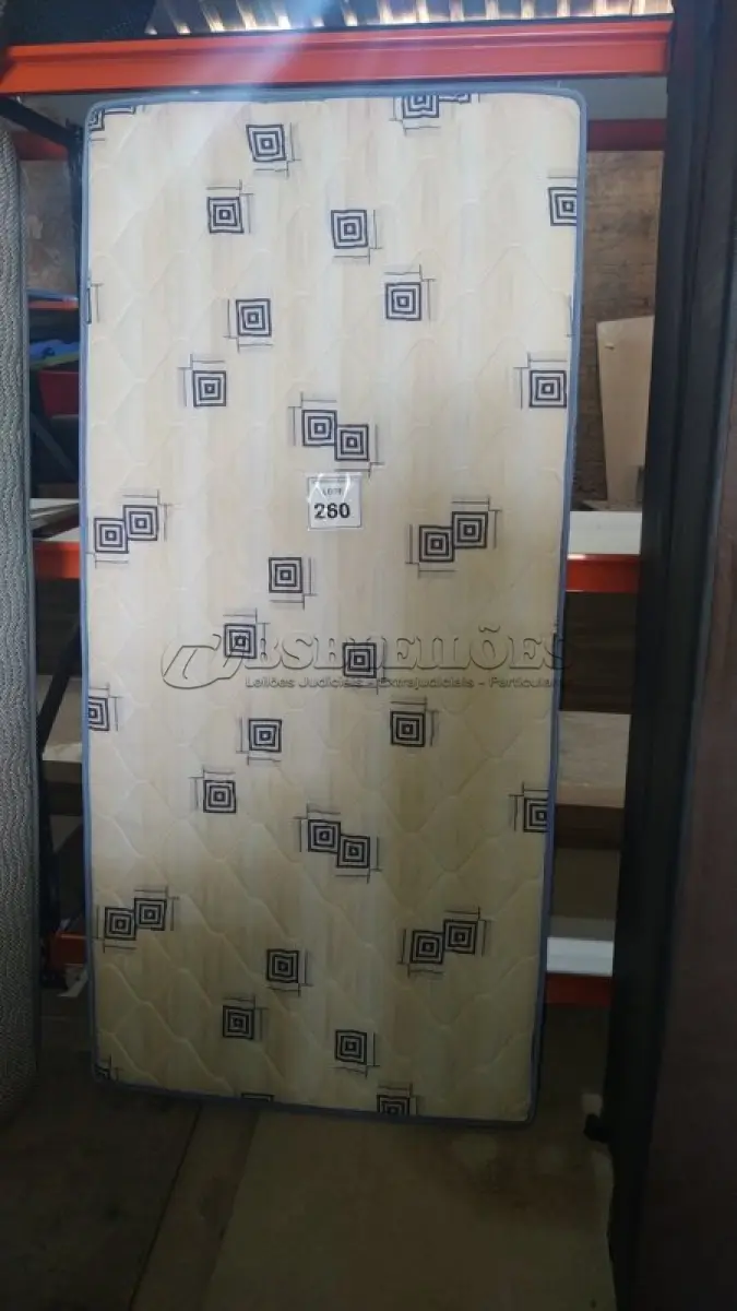 LOTE 260 - 01 COLCHÃO SOLTEIRO 1,88CM X 0,88CM. (NO ESTADO EM QUE SE ENCONTRA. SUJEITO A AVARIAS OCULTAS/VISÍVEIS.) BJ7224G