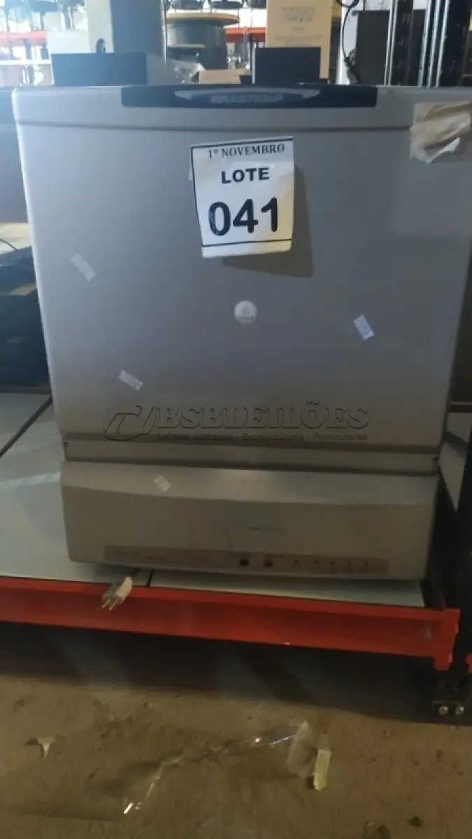 LOTE 041 - 01 LAVA LOUÇA MARCA BRASTEMP. (NO ESTADO) ATENÇÃO! FAZER A VISITAÇÃO ANTES DE ARREMATAR, NÃO SABEMOS SE FUNCIONA, LEILÃO NÃO TEM GARANTIA E NEM DEVOLUÇÃO, SUJEITO A POSSÍVEIS AVARIAS VISÍVEIS/OCULTAS E/OU AUSÊNCIA DE COMPONENTES.