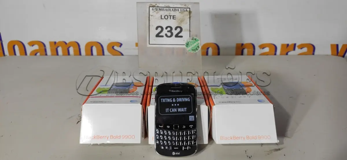 LOTE 232 - 03 BLACKBERRY BOLD 9900. (NO ESTADO EM QUE SE ENCONTRA. SUJEITO A AVARIAS OCULTAS/VISÍVEIS.) CS671308, CS671315, CS831097