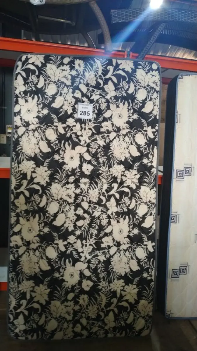 LOTE 285 - 01 COLCHÃO SOLTEIRO 1,87CM X 0,97CM. (NO ESTADO EM QUE SE ENCONTRA. SUJEITO A AVARIAS OCULTAS/VISÍVEIS.) BJ7412F