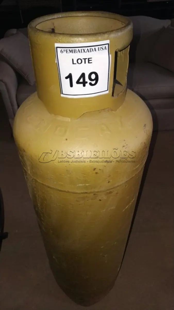LOTE 149 - 01 BOTIJÃO DE GÁS VAZIO P45. (NO ESTADO EM QUE SE ENCONTRA. SUJEITO A AVARIAS OCULTAS/VISÍVEIS.)