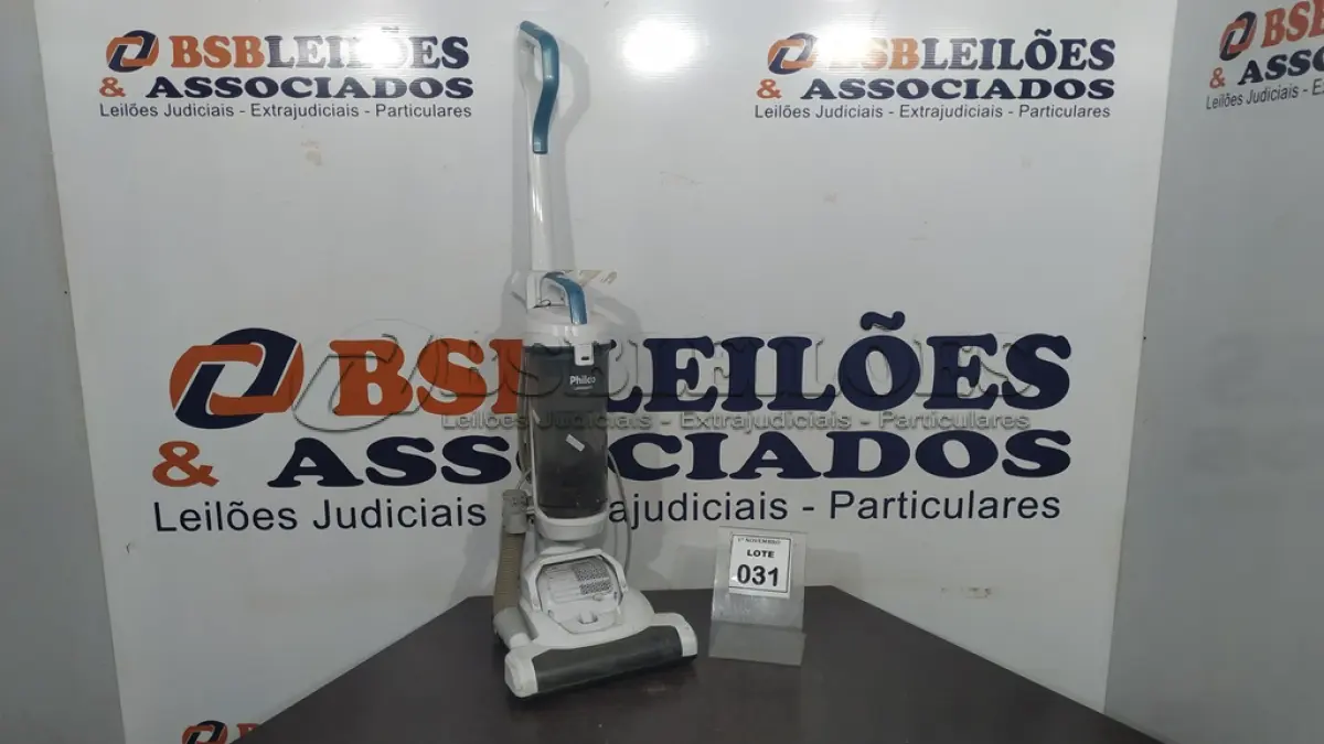 LOTE 031 - 01 ASPIRADOR MARCA PHILCO. (NO ESTADO) ATENÇÃO! FAZER A VISITAÇÃO ANTES DE ARREMATAR, NÃO SABEMOS SE FUNCIONA, LEILÃO NÃO TEM GARANTIA E NEM DEVOLUÇÃO, SUJEITO A POSSÍVEIS AVARIAS VISÍVEIS/OCULTAS E/OU AUSÊNCIA DE COMPONENTES.