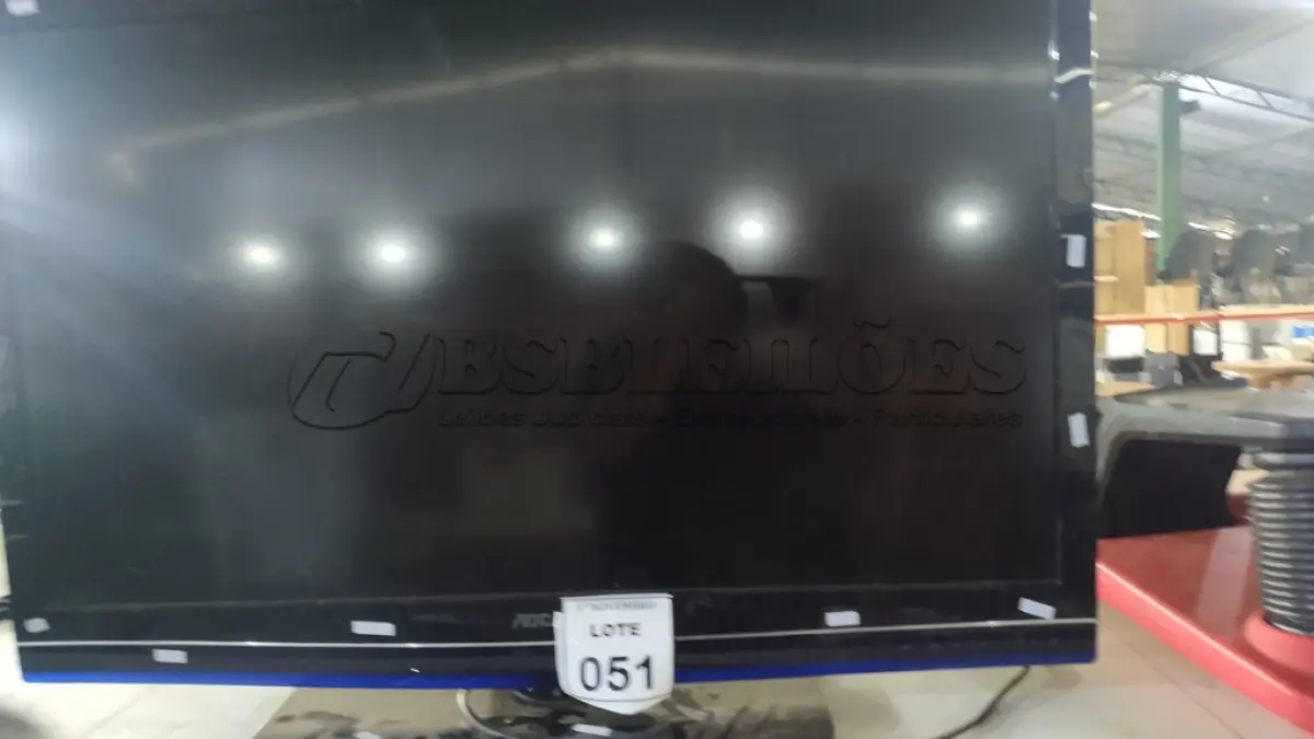 LOTE 051 - 01 TV LED LCD 42’’ MARCA AOC. (NO ESTADO) ATENÇÃO! FAZER A VISITAÇÃO ANTES DE ARREMATAR, NÃO SABEMOS SE FUNCIONA, LEILÃO NÃO TEM GARANTIA E NEM DEVOLUÇÃO, SUJEITO A POSSÍVEIS AVARIAS VISÍVEIS/OCULTAS E/OU AUSÊNCIA DE COMPONENTES.