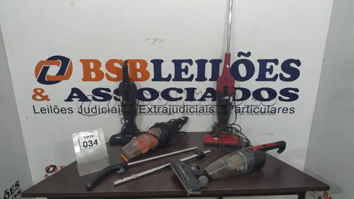 LOTE 034 - 04 ASPIRADORES DE MARCAS E MODELOS DIVERSOS. (NO ESTADO) ATENÇÃO! FAZER A VISITAÇÃO ANTES DE ARREMATAR, NÃO SABEMOS SE FUNCIONA, LEILÃO NÃO TEM GARANTIA E NEM DEVOLUÇÃO, SUJEITO A POSSÍVEIS AVARIAS VISÍVEIS/OCULTAS E/OU AUSÊNCIA DE COMPONENTES.