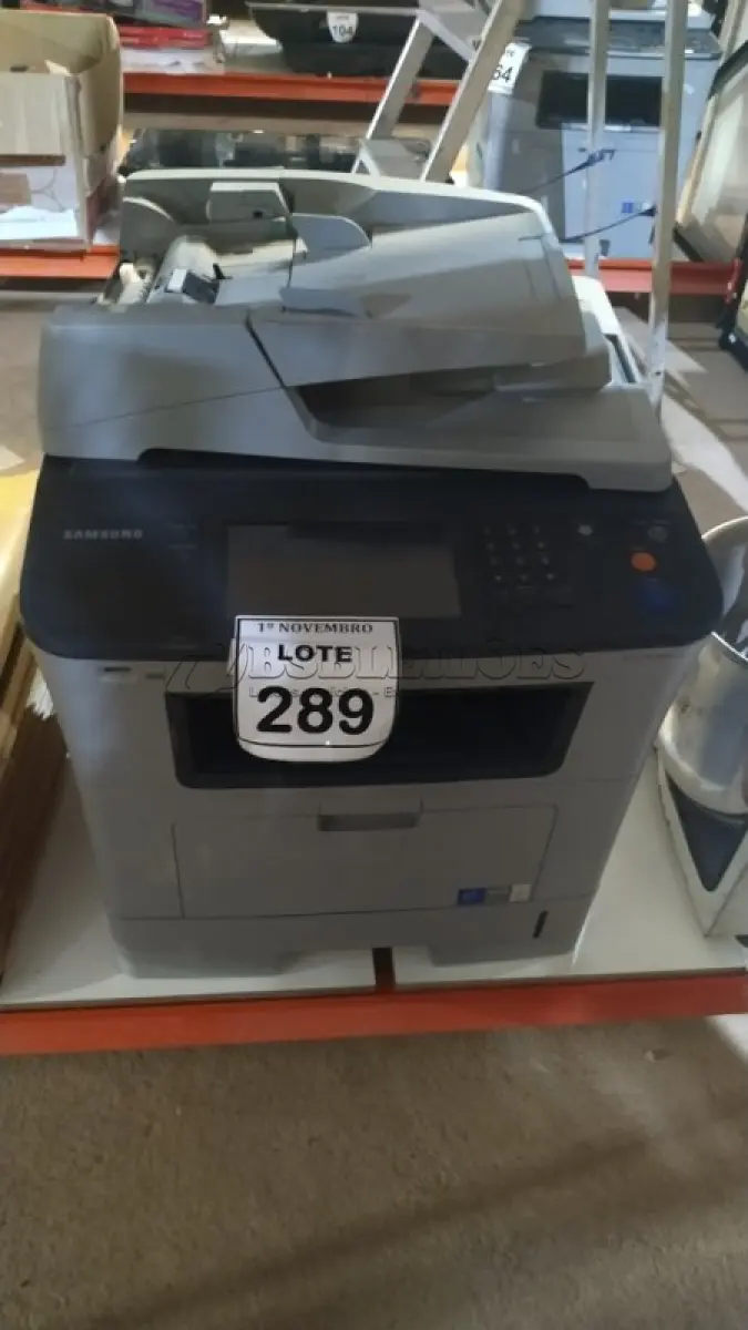LOTE 289 - 01 IMPRESSORA MULTIFUNCIONAL MODELO SCX-5835NX MARCA SAMSUNG. (NO ESTADO) ATENÇÃO! FAZER A VISITAÇÃO ANTES DE ARREMATAR, NÃO SABEMOS SE FUNCIONA, LEILÃO NÃO TEM GARANTIA E NEM DEVOLUÇÃO, SUJEITO A POSSÍVEIS AVARIAS VISÍVEIS/OCULTAS E/OU AUSÊNCIA DE COMPONENTES.