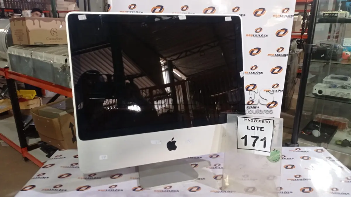 LOTE 171 - 01 IMAC APPLE. (NO ESTADO) ATENÇÃO! FAZER A VISITAÇÃO ANTES DE ARREMATAR, NÃO SABEMOS SE FUNCIONA, LEILÃO NÃO TEM GARANTIA E NEM DEVOLUÇÃO, SUJEITO A POSSÍVEIS AVARIAS VISÍVEIS/OCULTAS E/OU AUSÊNCIA DE COMPONENTES.
