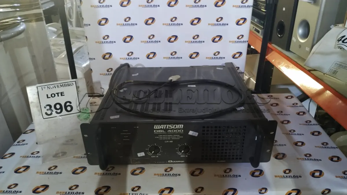 LOTE 396 - 01 AMPLIFICADOR PROFISSIONAL MODELO DBL 4000 MARCA WATTSOM. (NO ESTADO) ATENÇÃO! FAZER A VISITAÇÃO ANTES DE ARREMATAR, NÃO SABEMOS SE FUNCIONA, LEILÃO NÃO TEM GARANTIA E NEM DEVOLUÇÃO, SUJEITO A POSSÍVEIS AVARIAS VISÍVEIS/OCULTAS E/OU AUSÊNCIA DE COMPONENTES.